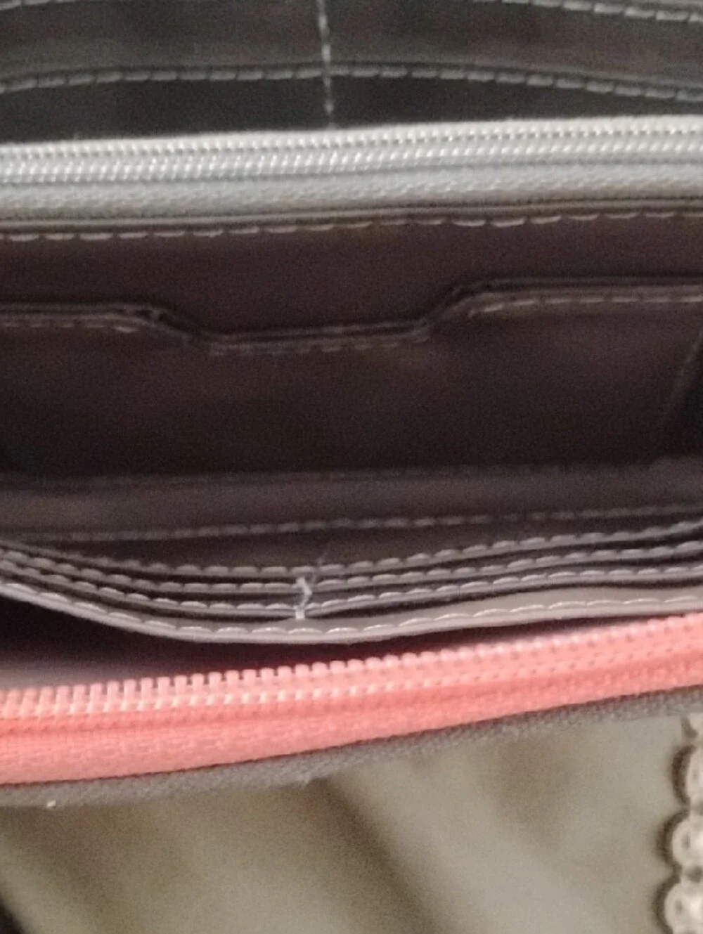 Fossil compact zip